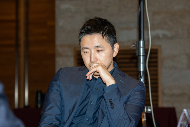 '중국 상대로 2연승' 김지석 9단 "마음 편히 임한 것이 승리 원동력"