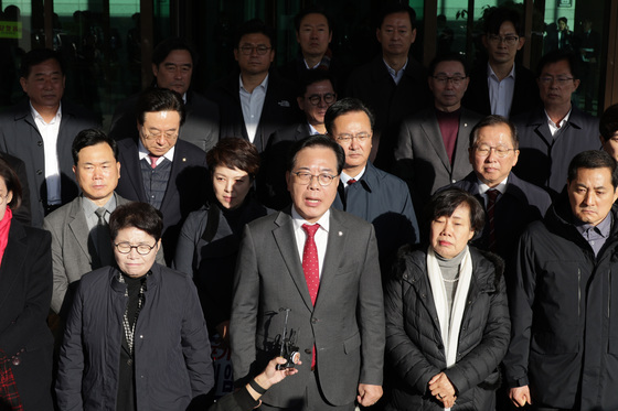 송언석, 법무부 찾아 "대장동 '친구·깐부·담벼락' 정성호 사퇴"