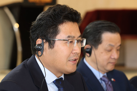 개회사하는 텐스천 글로벌거버넌스연구원장