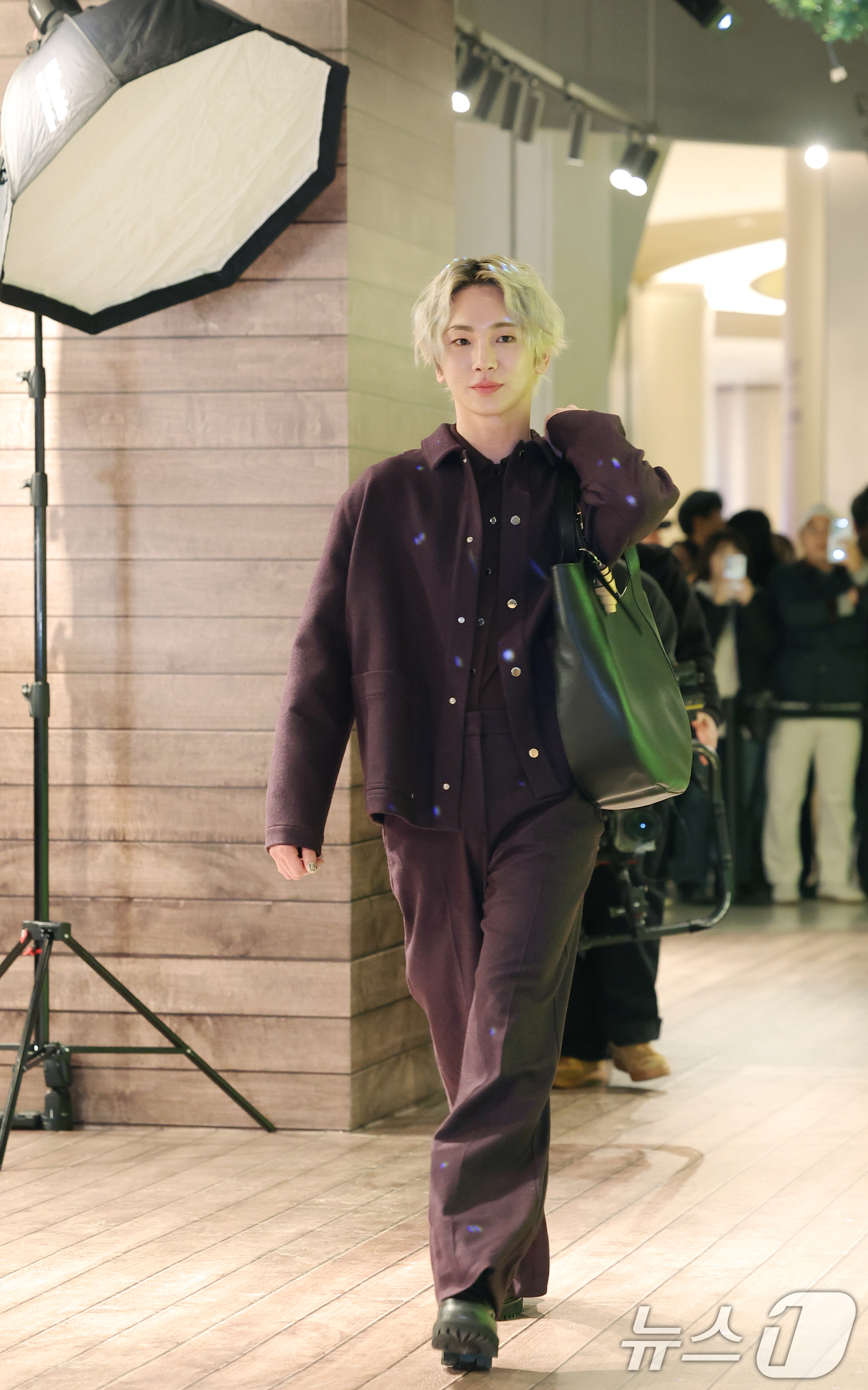 (서울=뉴스1) 권현진 기자 = 샤이니 키가 11일 오전 서울 송파구 롯데백화점 에비뉴엘 잠실점에서 열린 패션 브랜드 롱샴(Longchamp)의 '빌라쥬 롱샴 (Le Village …