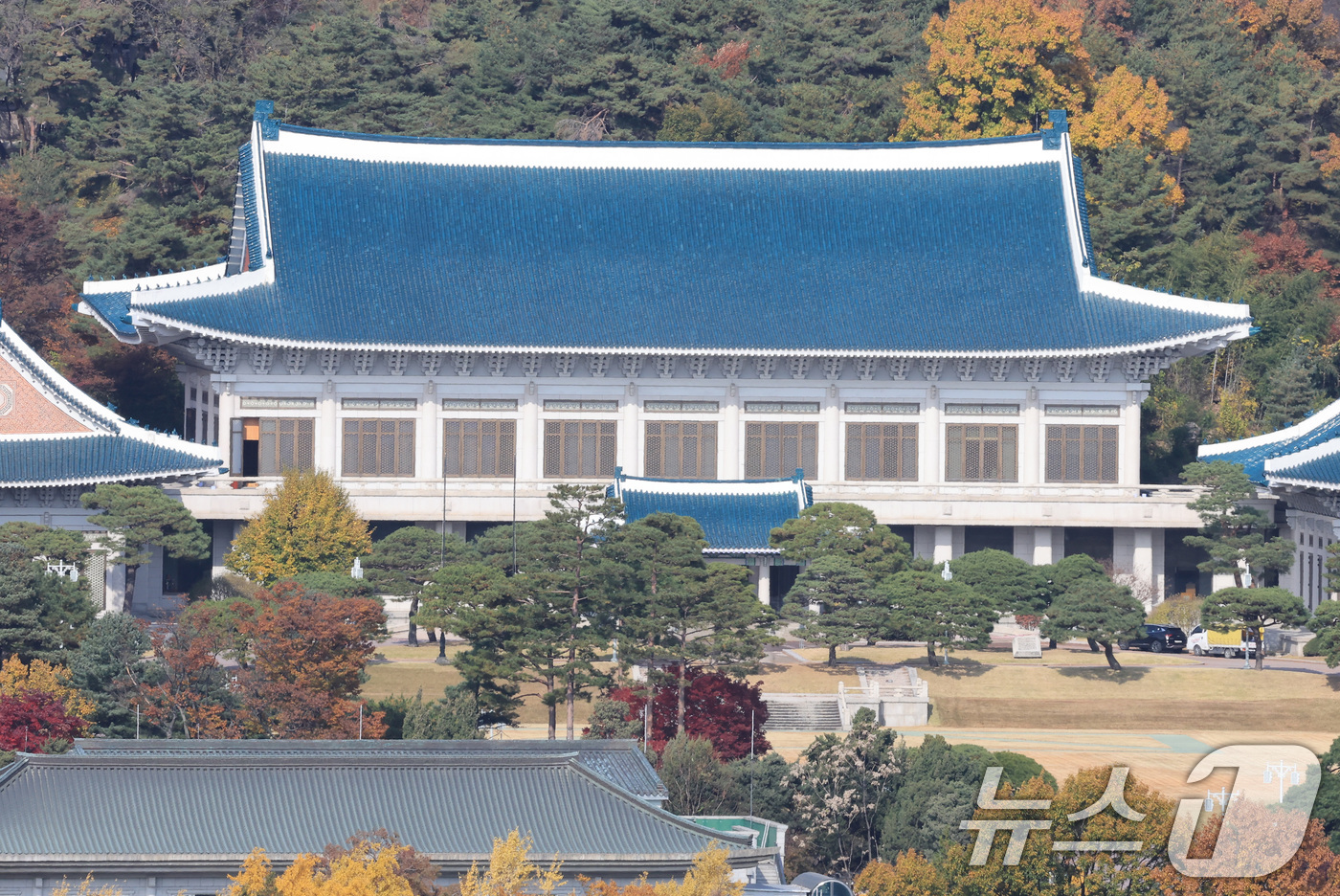 (서울=뉴스1) 임세영 기자 = 대통령집무실이 다음달 청와대로 다시 이전한다.11일 대통령실 등에 따르면 지난 2022년 5월 윤석열 정부 출범과 함께 용산으로 이전한 춘추관 등 …