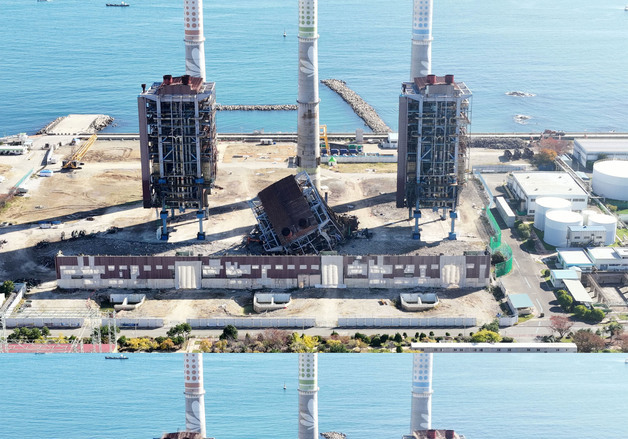 울산화력발전소 보일러 타워 4, 6호기 발파 해체 순간