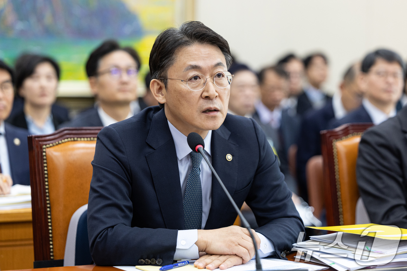 (서울=뉴스1) 이승배 기자 = 권대영 금융위원회 부위원장이 11일 서울 여의도 국회에서 열린  제429회국회(정기회) 정무위원회 제8차 전체회의에 출석해 의원 질의에 답변하고 있 …