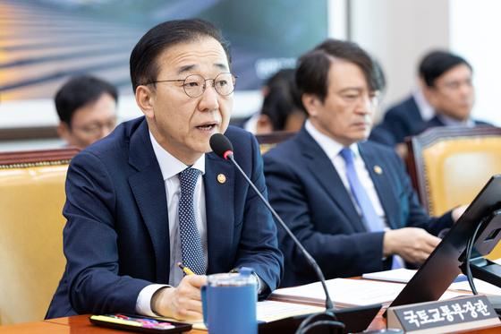 김윤덕 장관 "부동산 규제지역, 시장 따라 확대·축소 검토"(종합)