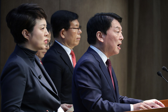 안철수 "李대통령, 대책은 고사하고 6개월 간 환율 언급 없어"