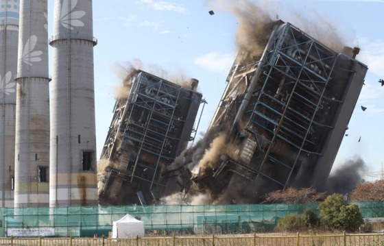 울산화력 타워 4·6호기 발파 완료…당국, 구조 재개 위한 안전진단 착수