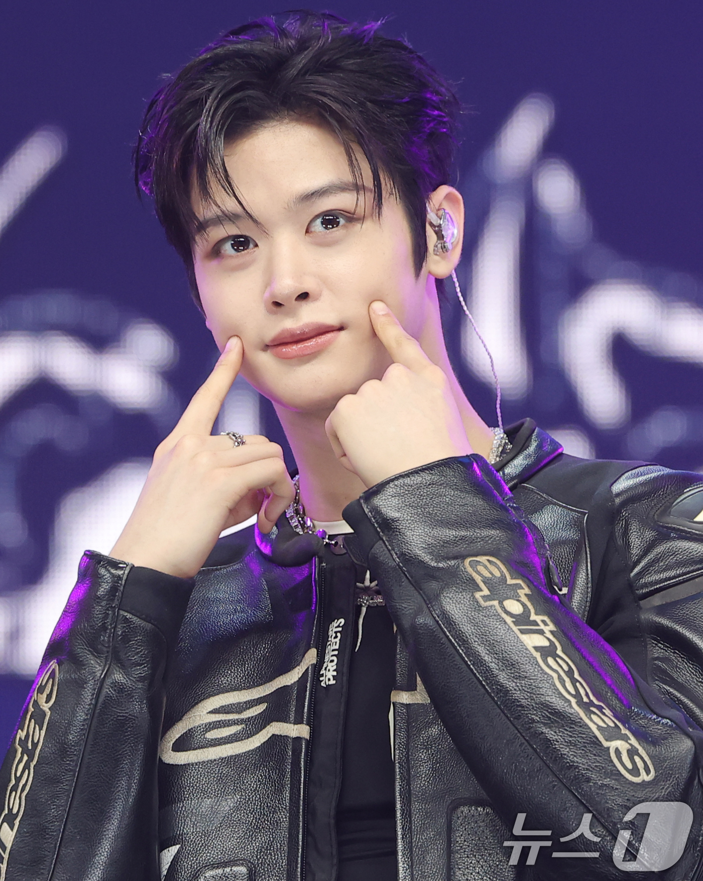 (서울=뉴스1) 권현진 기자 = 그룹 클로즈 유어 아이즈(CLOSE YOUR EYES)의 마징시앙이 11일 서울 강서구 SBS 공개홀에서 열린 미니 3집 'blackout(블랙아웃 …