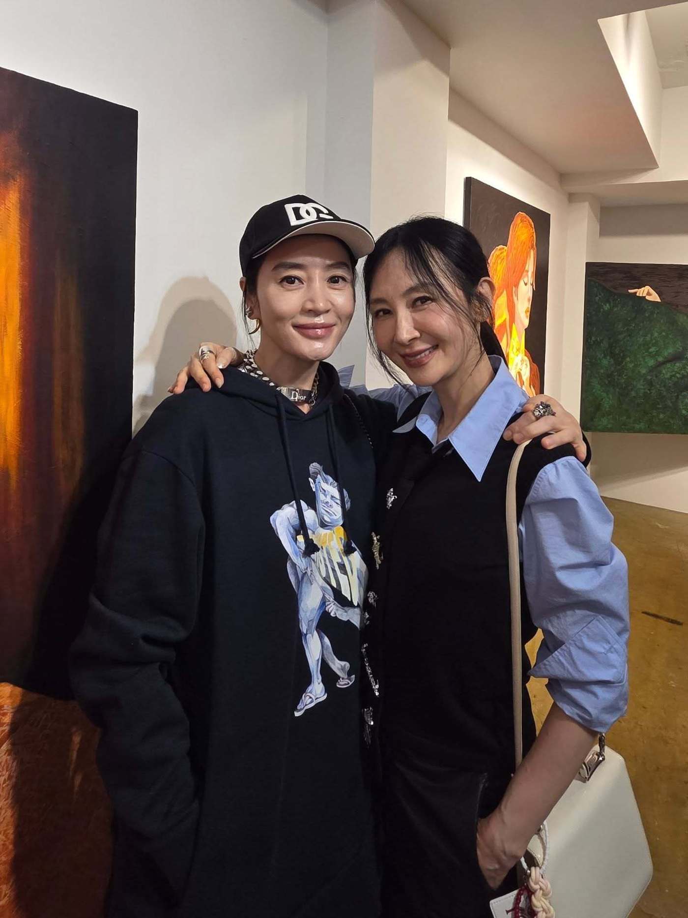 본문 이미지 - 김혜수와 채시라&#40;SNS 갈무리&#41;