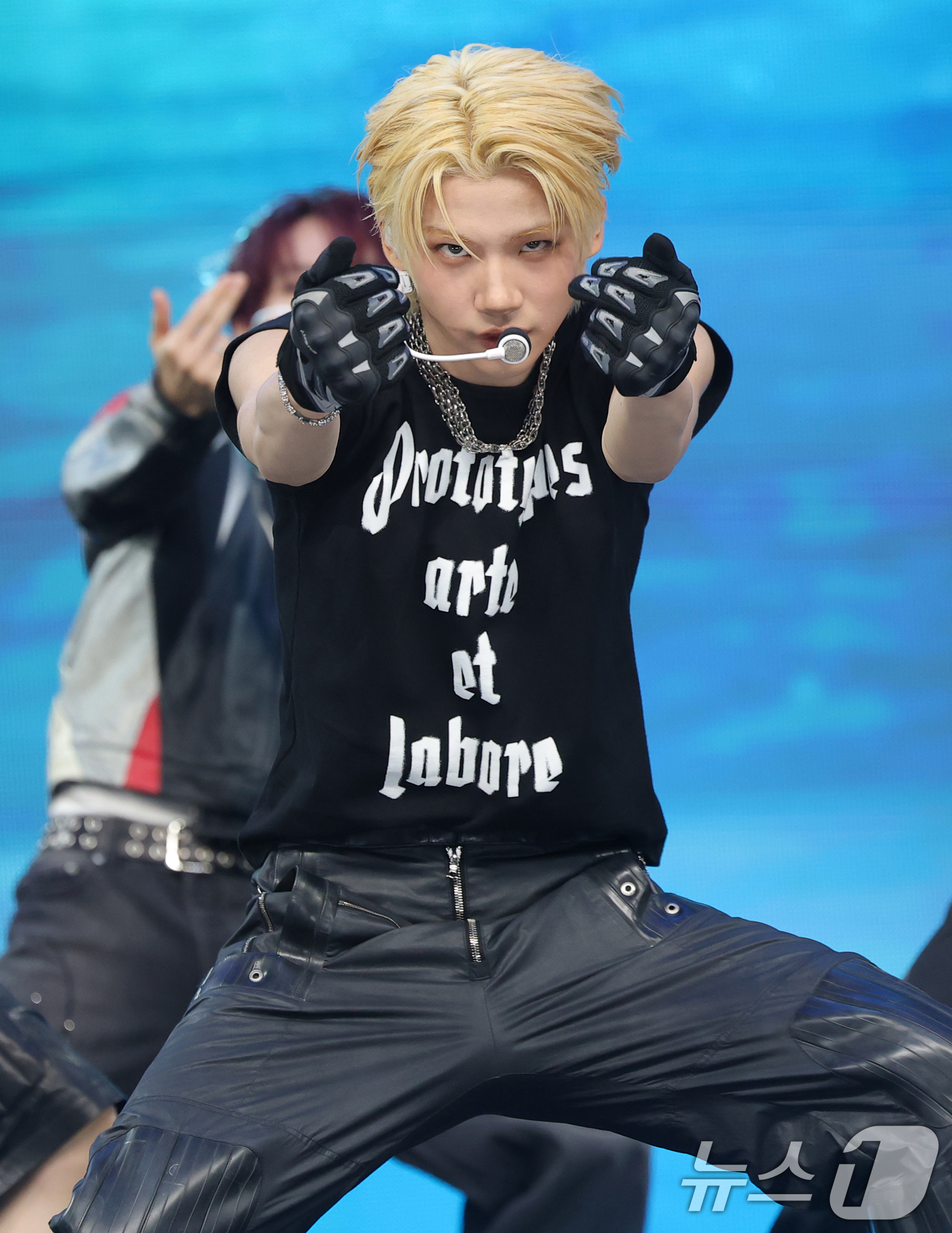 (서울=뉴스1) 권현진 기자 = 그룹 클로즈 유어 아이즈(CLOSE YOUR EYES)의 켄신이 11일 서울 강서구 SBS 공개홀에서 열린 미니 3집 'blackout(블랙아웃)' …