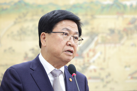 최교진 "수능 영어 난이도 조절 실패 사실…무겁게 받아들여"