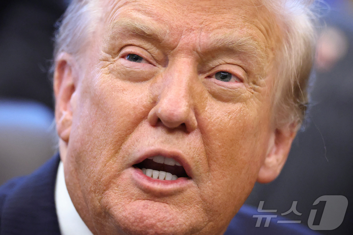 (로이터=뉴스1) 김경민 기자 = 도널드 트럼프 미국 대통령이 10일(현지시간) 워싱턴DC 백악관에서 열린 세르지오 고르 주인도 미국대사 임명식에서 발언하고 있다. 2025.11. …