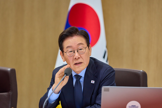 '12·3 계엄 1년' 공직사회 칼바람…"내란청산" vs "적폐청산 시즌2"