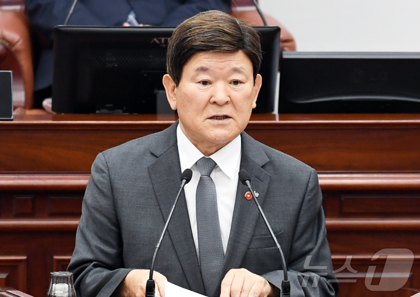 (제주=뉴스1) 오미란 기자 = 김광수 제주특별자치도교육감이 11일 제주 의회에서 열린 제444회 도의회 제2차 정례회 제1차 본회의에서 2026년도 도교육비특별회계 예산안 및 기 …