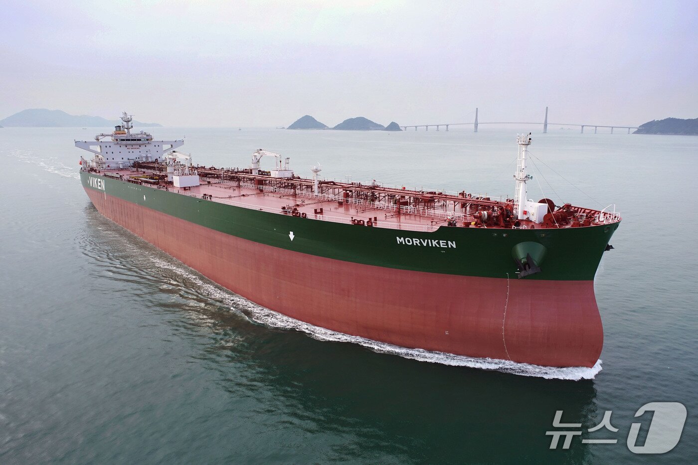 본문 이미지 - 삼성중공업이 건조한 원유운반선&#40;삼성중공업 제공&#41;