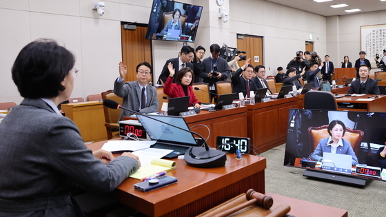 野 "秋 제정신인가" 與 "입 다물라"…법사위 '대장동 항소' 격돌