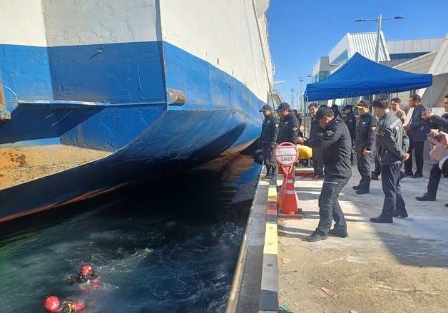 "해상 마약 밀반입 원천봉쇄" 속초해경·국정원, 불시 선저 검사