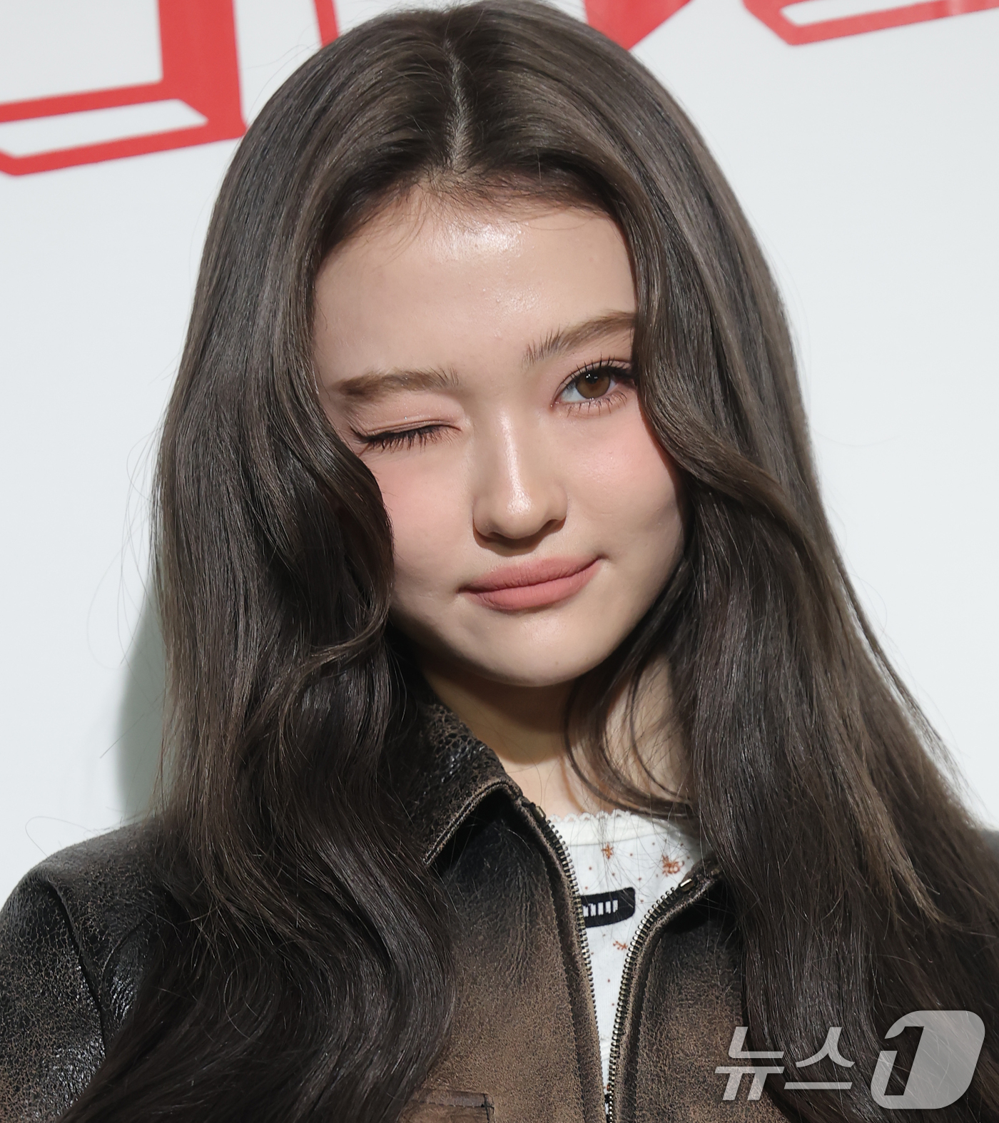 (서울=뉴스1) 권현진 기자 = 미야오 엘라가 11일 오후 서울 강남구 미우미우 청담점에서 열린 '미우미우 셀렉트 바이 엘라' 포토콜에 참석해 포즈를 취하고 있다. 2025.11. …