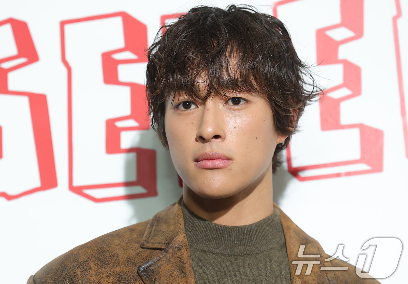 (서울=뉴스1) 권현진 기자 = 모델 홍태준이 11일 오후 서울 강남구 미우미우 청담점에서 열린 '미우미우 셀렉트 바이 엘라' 포토콜에 참석해 포즈를 취하고 있다. 2025.11. …