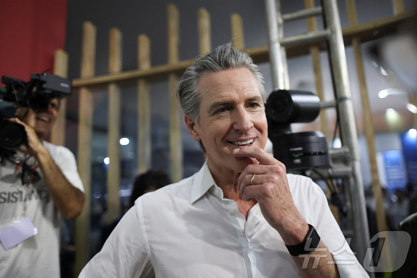 (벨렝 로이터=뉴스1) 이창규 기자 = 개빈 뉴섬 미국 캘리포니아 주지사가 11일(현지시간) 브라질 벨렝에서 열린 제30차 유엔기후변화협약 당사국총회(COP30)에 참석했다. 20 …