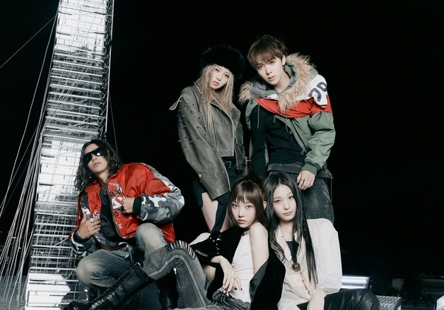 올데이 프로젝트 유니크 티저… '신세계 손녀' 애니, 강렬 눈빛