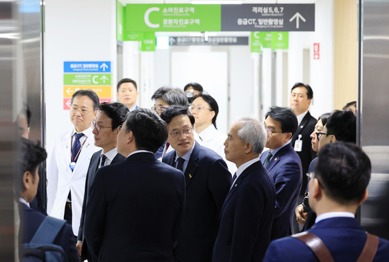 권역응급의료센터 살펴보는 김민석 국무총리