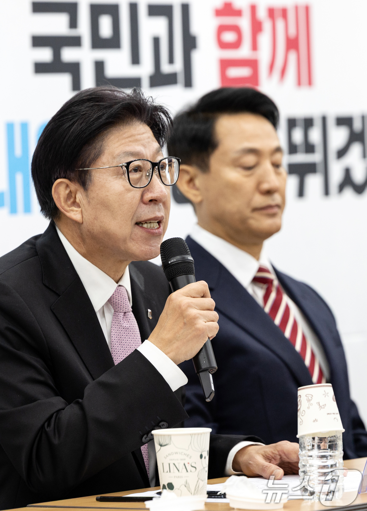 (서울=뉴스1) 이승배 기자 = 박형준 부산시장이 12일 서울 여의도 국민의힘 중앙당사에서 열린 지방선거총괄기획단 및 시·도 광역단체장 연석회의에 참석해 인사말하고 있다. 2025 …