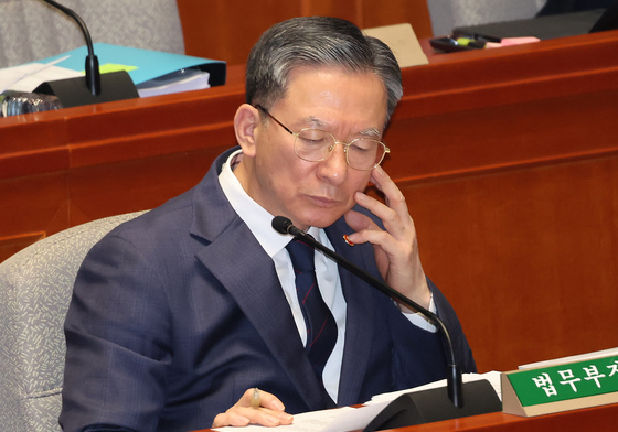 "7400억 포기" "친윤검사들 항명"…여야 '대장동 논란' 격돌