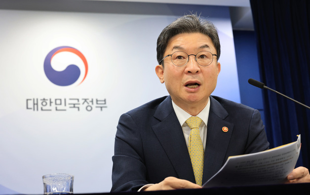 이억원 "美·中 경쟁 본질은 '투자 전쟁'…韓 국민성장펀드로 맞서야"(종합)