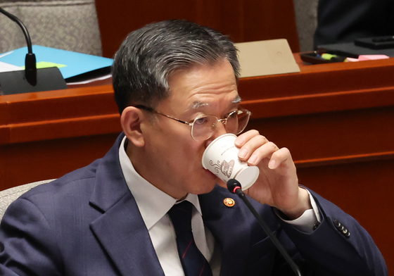 정성호 법무부 장관, 예결위 전체회의 출석