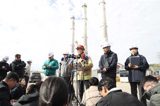 울산화력 붕괴 1주일째 매몰자 수색 속도…밤사이 2명 수습(종합)