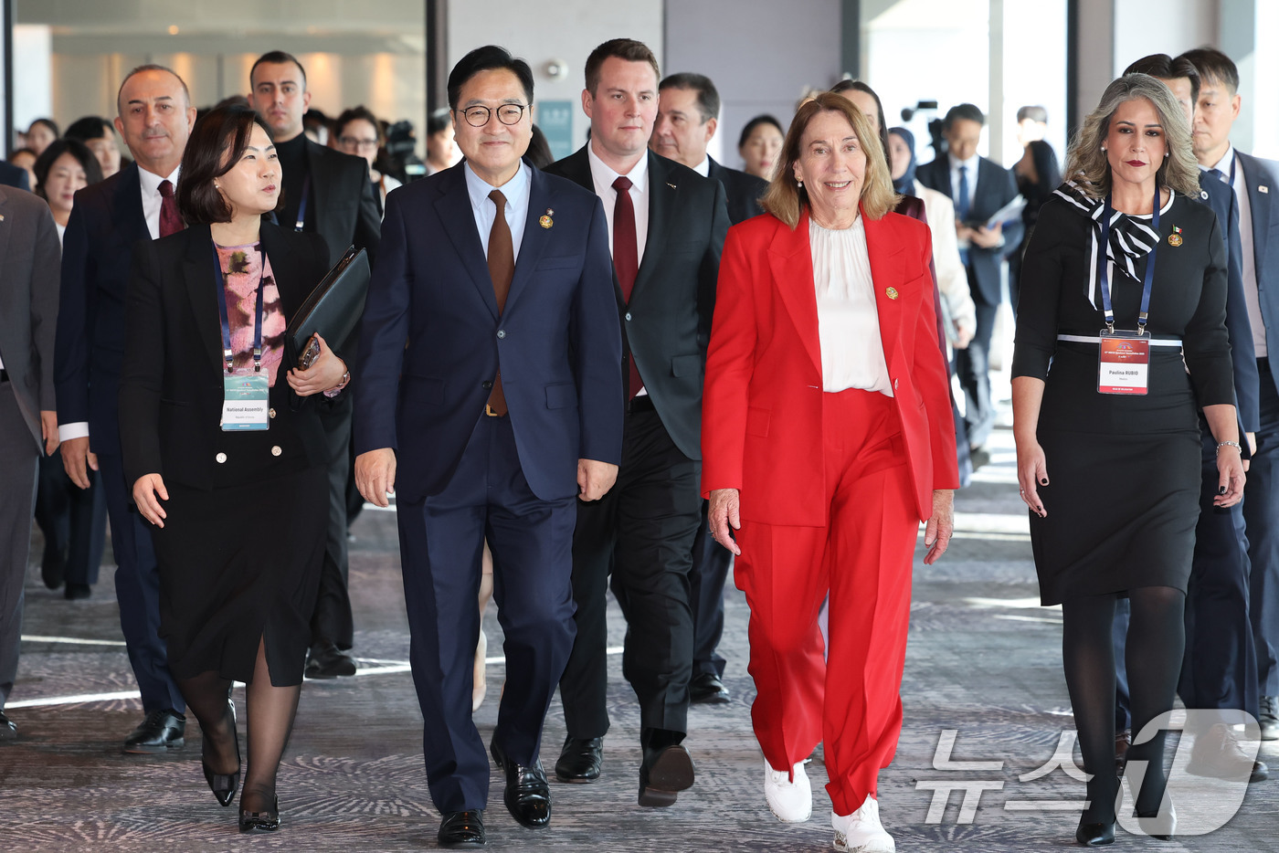 (서울=뉴스1) 이광호 기자 = 우원식 국회의장이 12일 오전 서울 광진구 그랜드워커힐호텔에서 열린 제11차 믹타 국회의장회의 개회식에 참석하고 있다.  2025.11.12/뉴스1 …