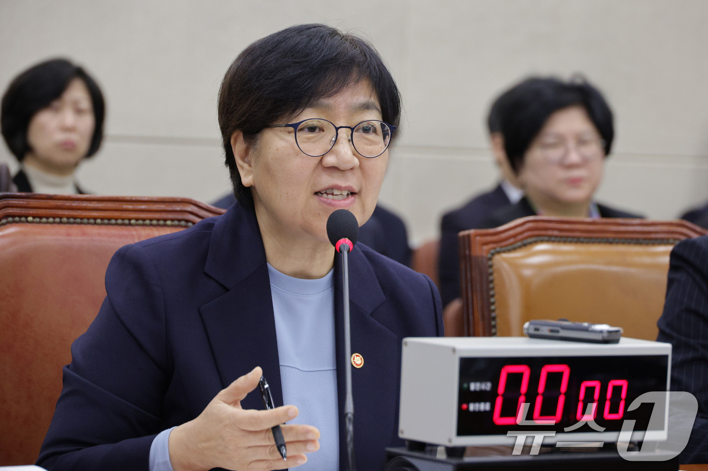 (서울=뉴스1) 신웅수 기자 = 정은경 보건복지부 장관이 12일 서울 여의도 국회에서 열린 보건복지위원회 전체회의에서 의원 질의에 답변하고 있다. 2025.11.12/뉴스1