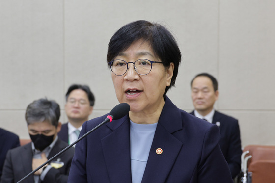 감사 인사하는 정은경 장관