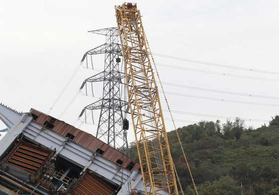 울산화력 붕괴 5호기 상부 구조물 고정…안전성 확보 후 진입·구조