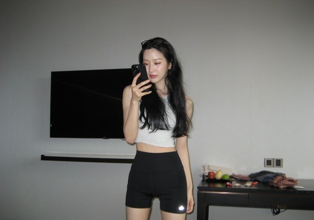 문가영, 반바지 레깅스로 완성한 명품 몸매…우월한 비율 [N샷]