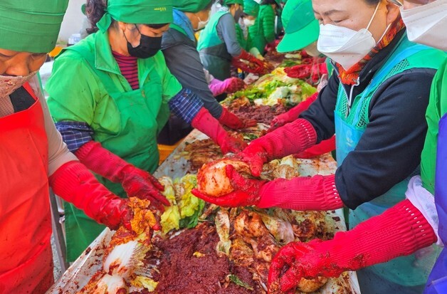 영양군새마을회, '사랑의 김장·반찬' 300가구에 전달