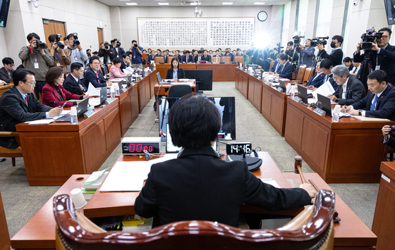 법사위 못 넘고 합성니코틴 규제 또 지연…"사회적 폐해 방치" 우려