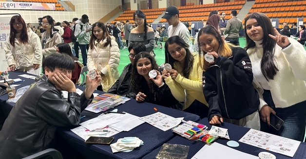 구미서 외국인 주민·유학생 '취업매칭 데이'…300여명 참가