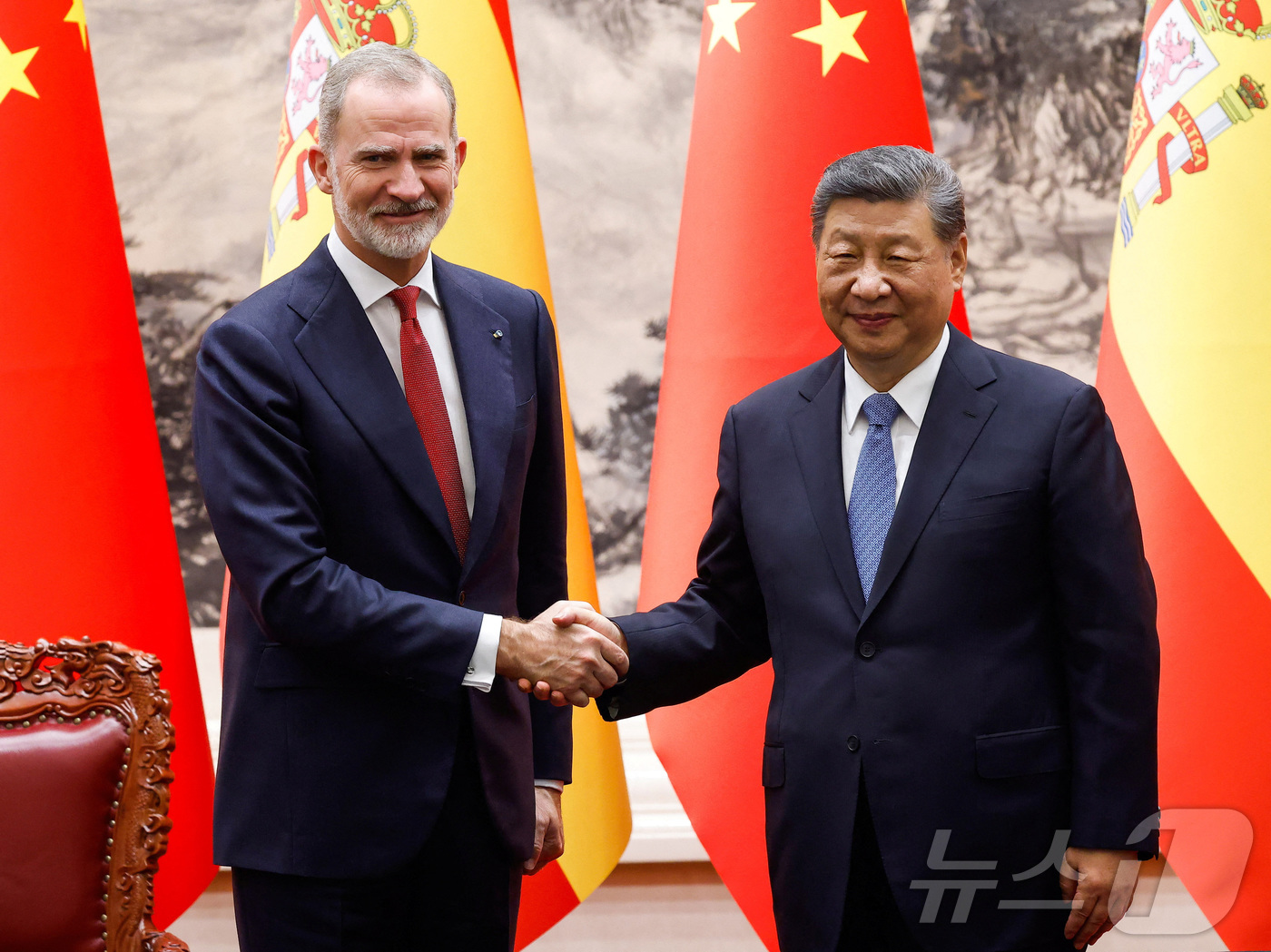 (로이터=뉴스1) 정은지 특파원 = 시진핑 중국 국가주석이 12일 베이징 인민대회당에서 펠리페 6세 스페인 국왕과 회담했다. 2025.11.12ⓒ 로이터=뉴스1