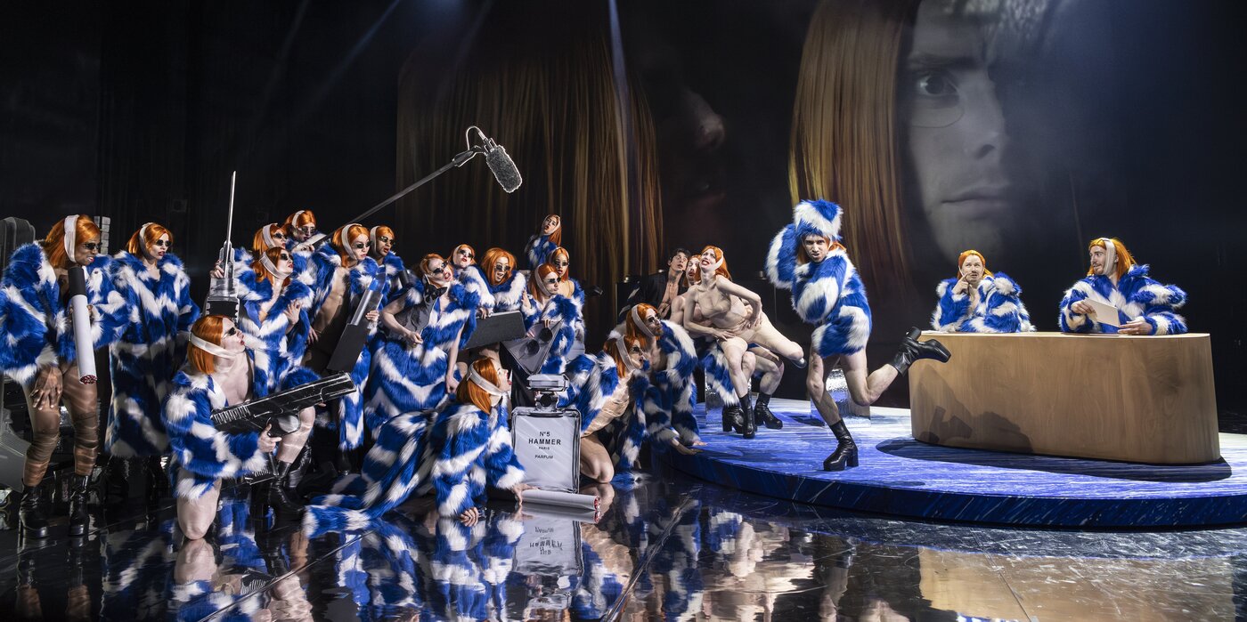 본문 이미지 - &#39;해머&#39; 공연 장면&#40;LG아트센터 제공&#41;