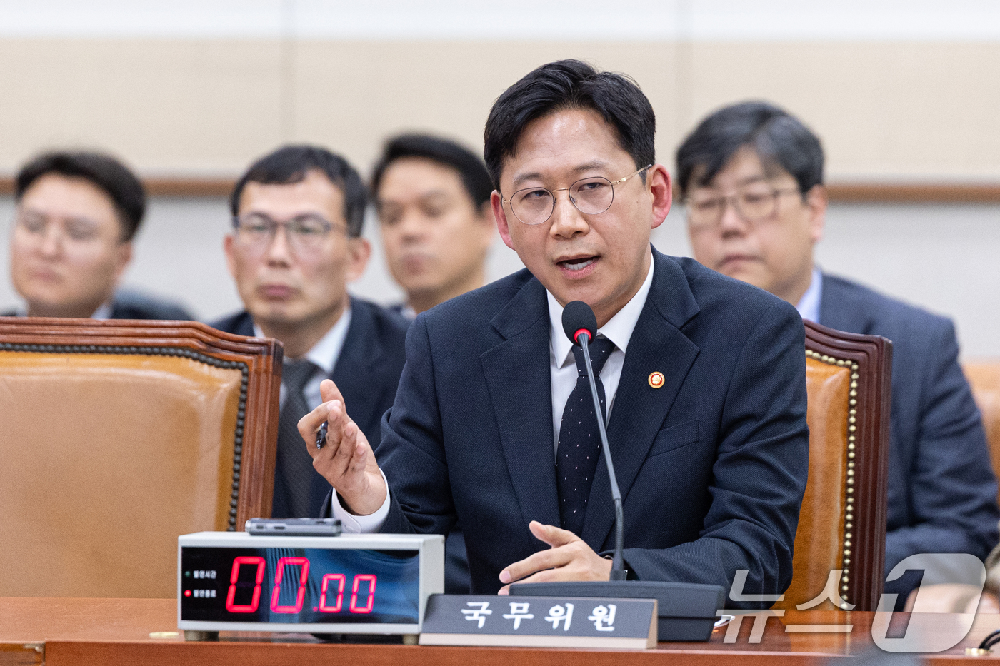 (서울=뉴스1) 이승배 기자 = 배경훈 부총리 겸 과학기술정보통신부 장관이 12일 서울 여의도 국회에서 열린 제429회국회(정기회) 법제사법위원회 제14차 전체회의에 출석해 의원 …