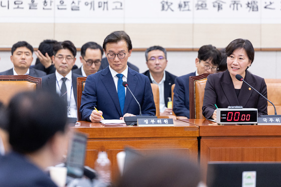 질의 답변하는 송미령 장관