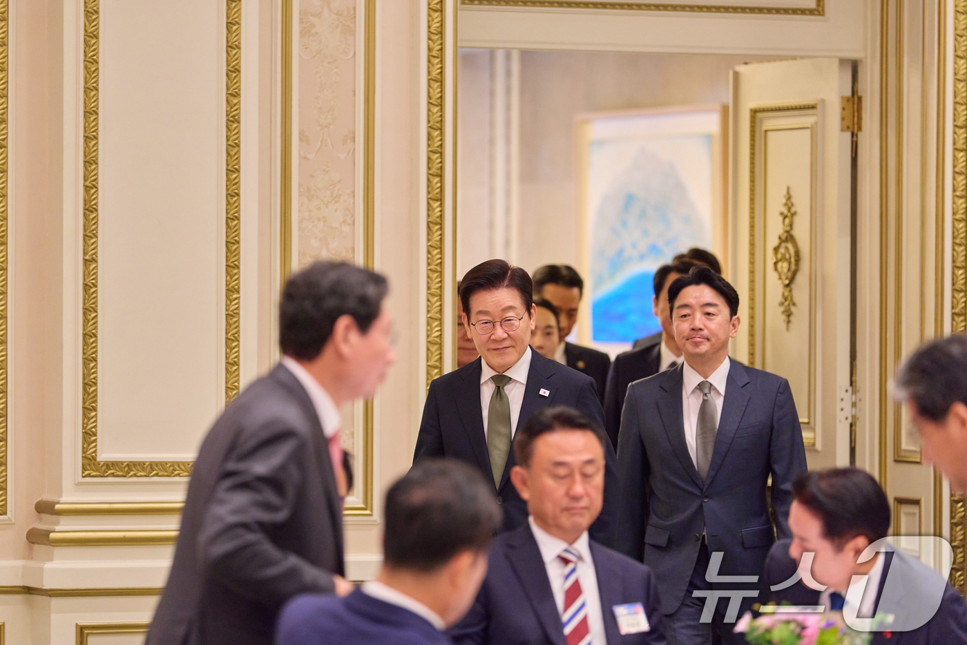 (서울=뉴스1) 허경 기자 = 이재명 대통령이 12일 청와대 영빈관에서 열린 시장·군수·구청장 초청 국정설명회에 참석하고 있다. (대통령실 제공. 재판매 및 DB 금지) 2025. …