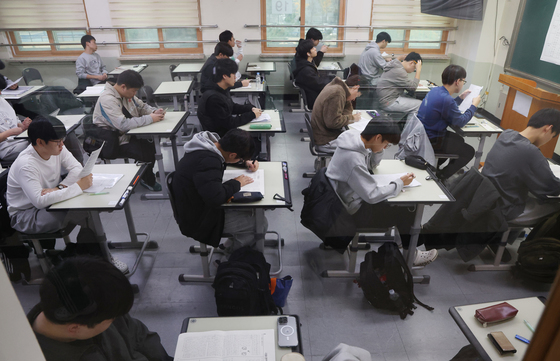 수능 준비하는 수험생들