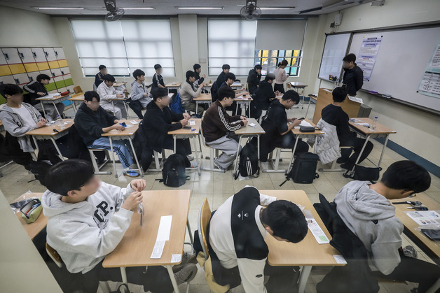 EBS "수학, 작년과 비슷…상위권 변별력은 강화" [2026 수능]