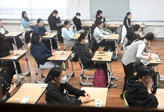 수능 결시자 지난해보다 줄었다…1교시 결시율 9.4%
