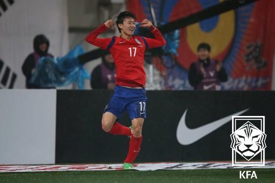 본문 이미지 - 2015년 데뷔전을 치른 이재성. 10년 넘게 대표팀에 없어서는 안 될 중요한 선수로 활약하고 있다. &#40;대한축구협회 제공&#41;
