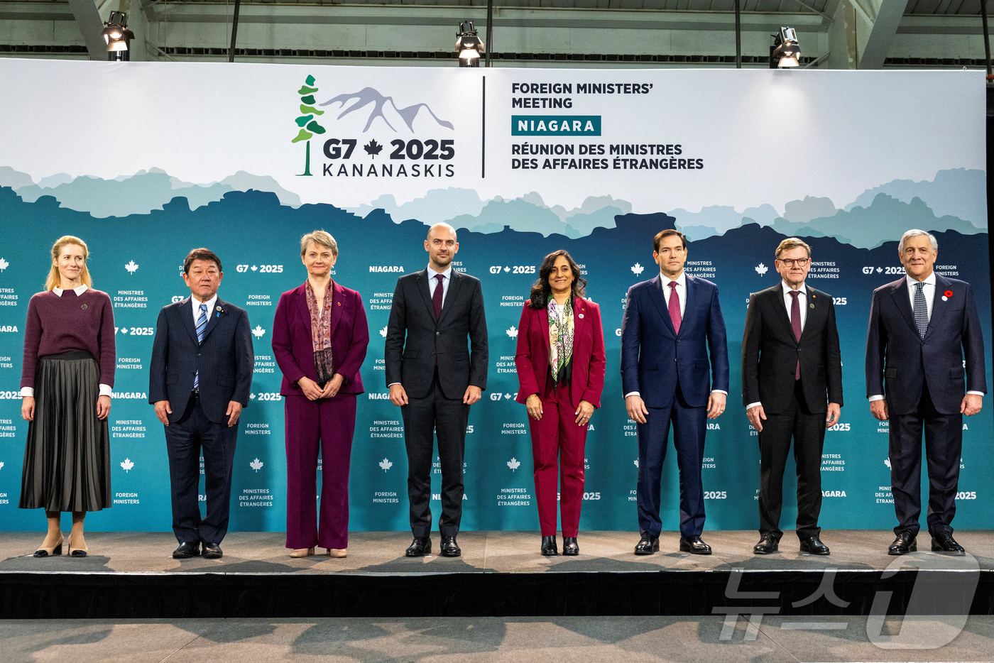 (나이아가라온더레이크 로이터=뉴스1) 김지완 기자 = 11일(현지시간) 주요 7개국(G7) 외교장관이 캐나다 온타리오주 나이아가라온더레이크에서 기념촬영을 하고 있다. 왼쪽부터 카야 …
