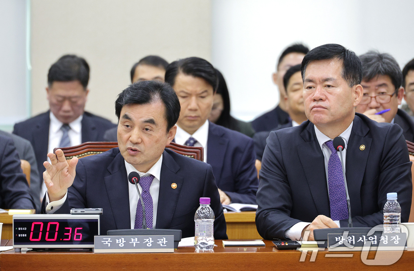 (서울=뉴스1) 신웅수 기자 = 안규백 국방부 장관이 13일 서울 여의도 국회에서 열린 국방위원회 전체회의에서 의원 질의에 답변하고 있다. 2025.11.13/뉴스1