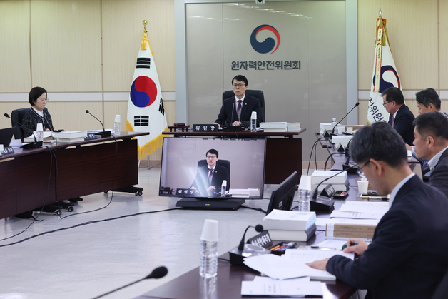 고리2호기 수명연장 결정…AI 전력수요 압박 속 원전정책 분기점